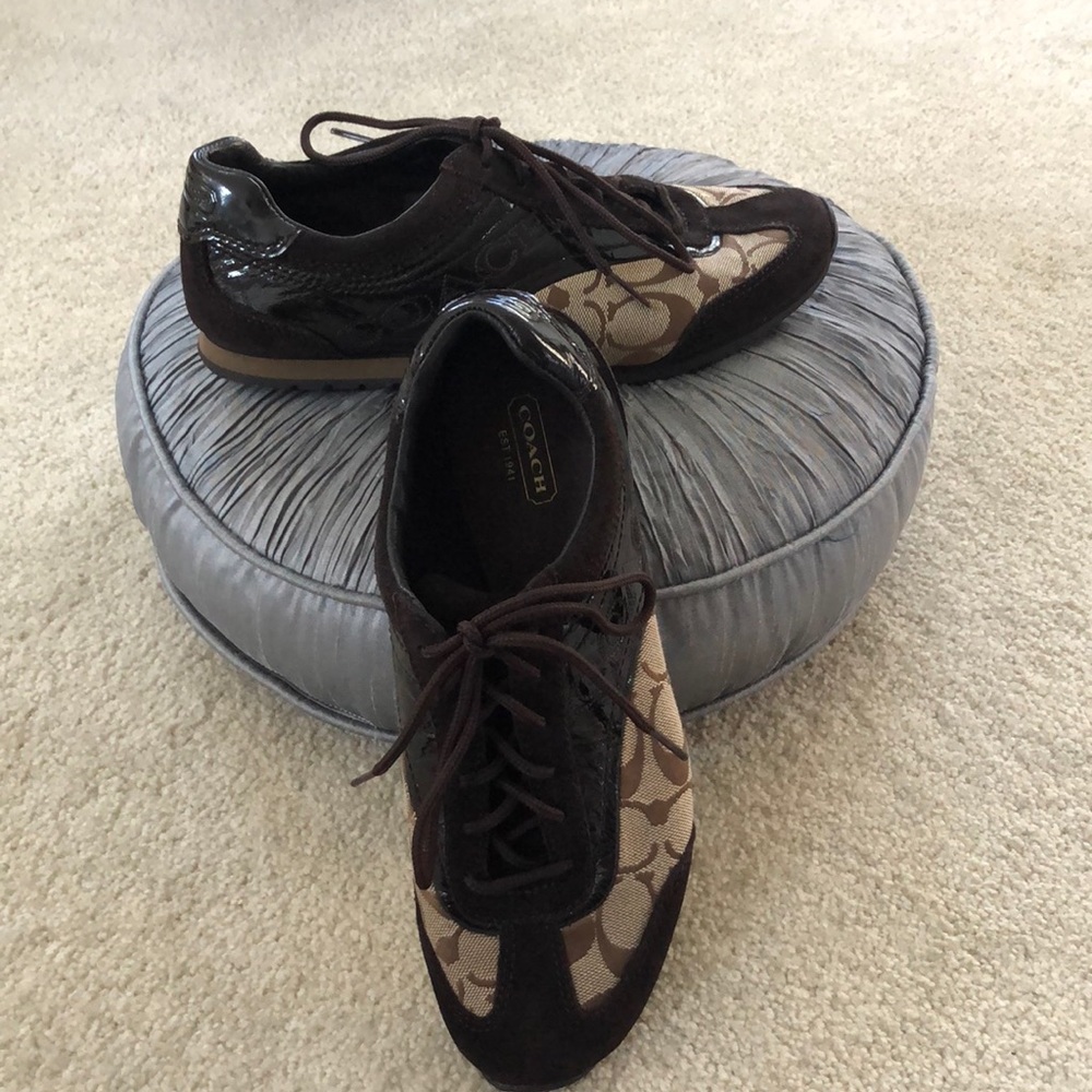 Coach sneakers size 8 excellent condition.